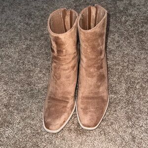 Like new dolce vita wedge suede boots size 7.5m